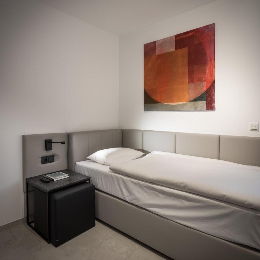 Home & Work Pulheim Exterior photo