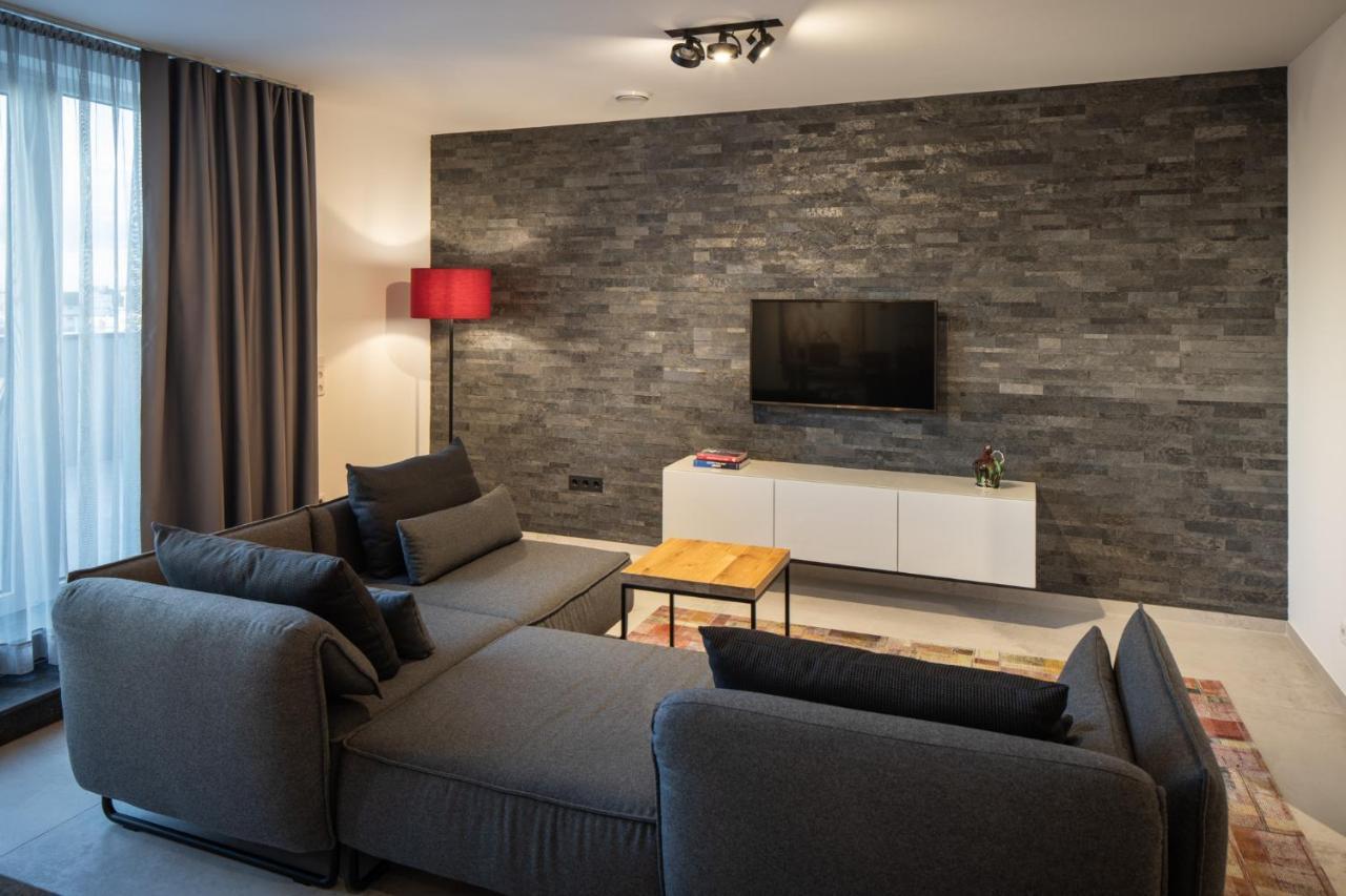 Home & Work Pulheim Exterior photo