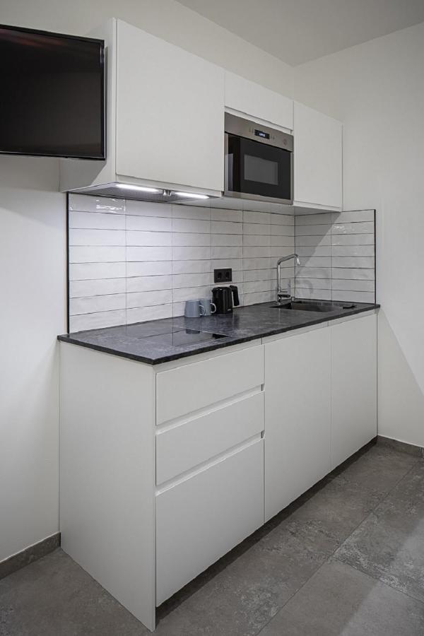 Home & Work Pulheim Exterior photo
