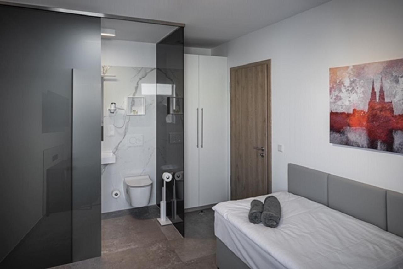 Home & Work Pulheim Exterior photo